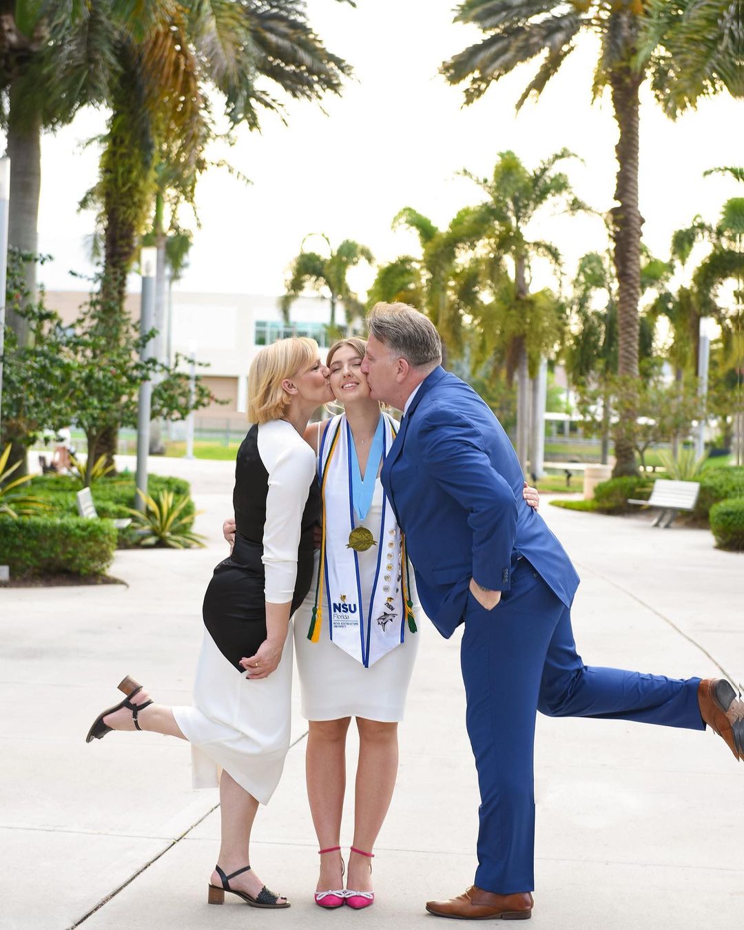 Во САД дипломираше Сара, ќерката на ракометарите Индира и Зоран Кастратовиќ