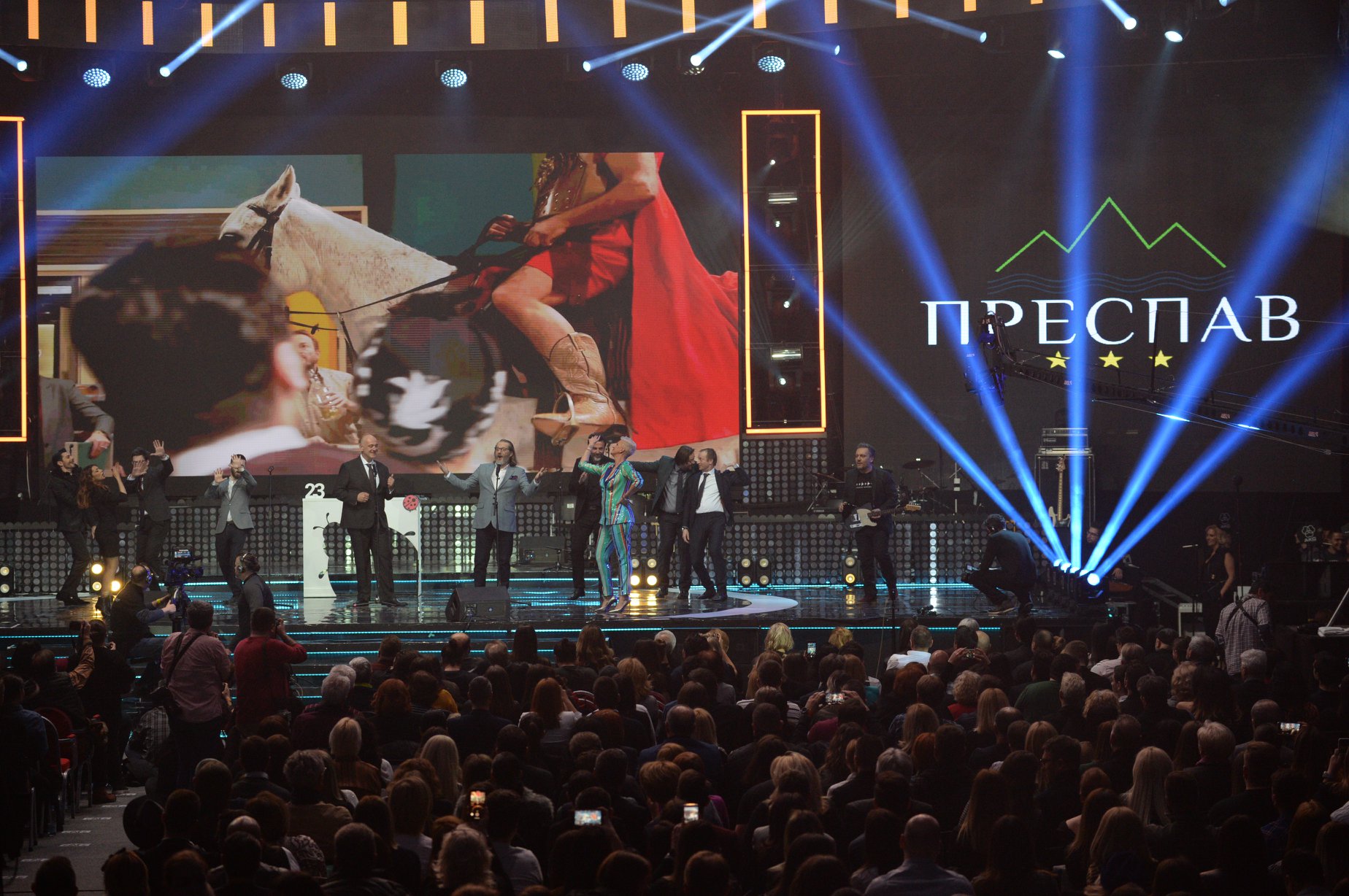 Дојдете, ќе ве живнеме со евтина тарифа на струја, вечерва е „Златна бубамара на популарноста“