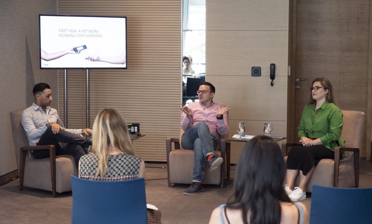 Македонија е лидер во регионот за плаќање со мобилни телефони, открија првите луѓе на VISA за Југоисточна Европа