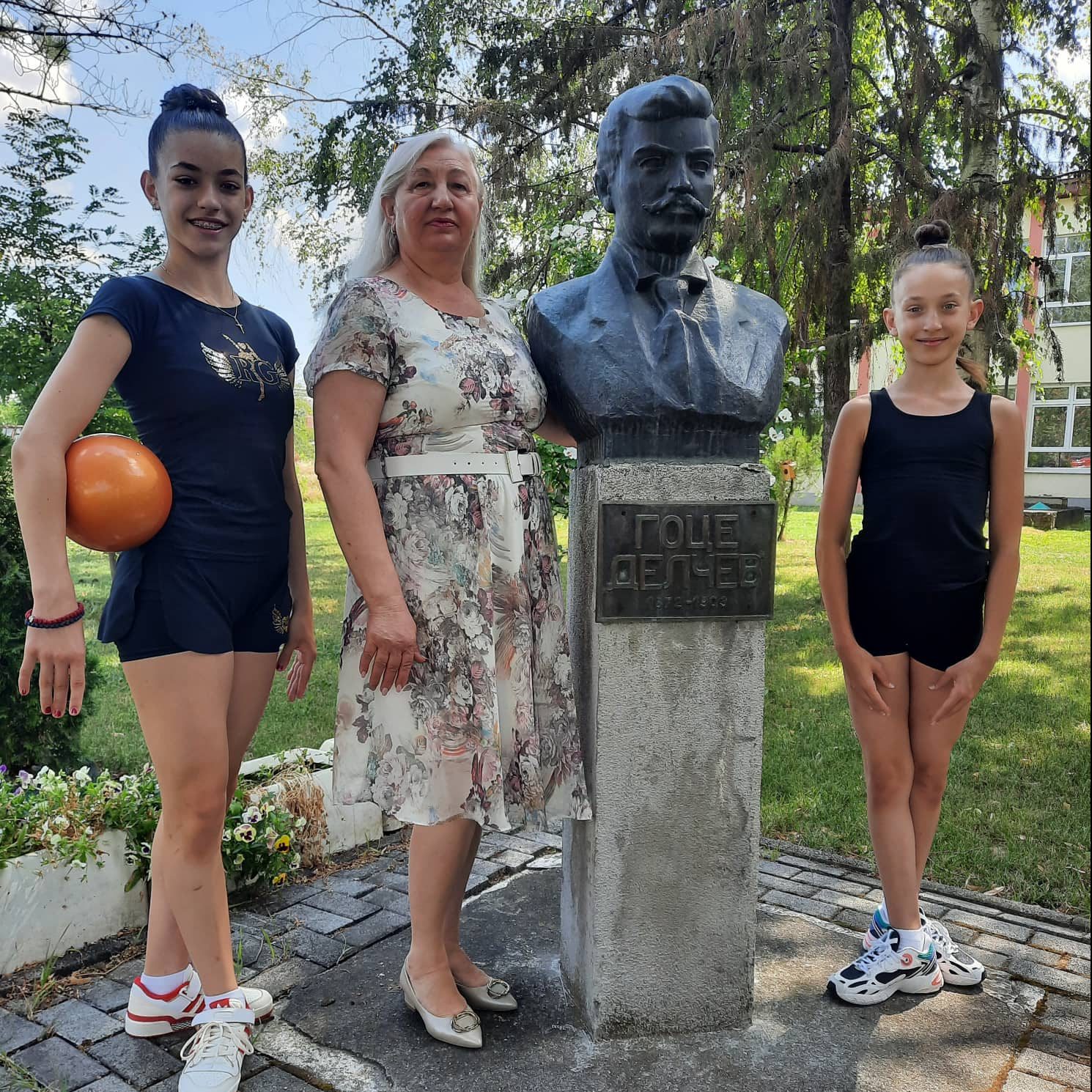 Играат за Германија, а сонуваат Македонија да ја претставуваат на олимпијада: гимнастичарките Илина и Ева Соколовски подготвени за новата сезона