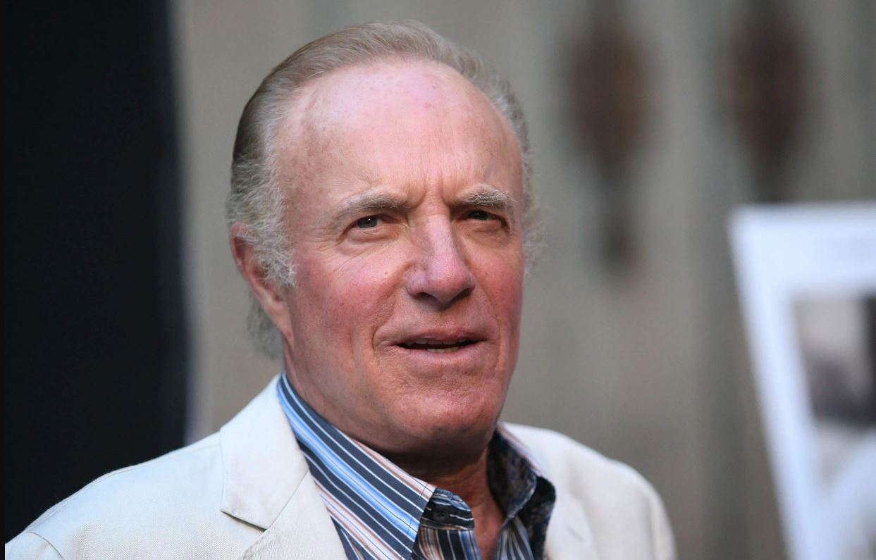 Почина глумецот Џејмс Кан, ѕвездата на култниот филм „Кум“