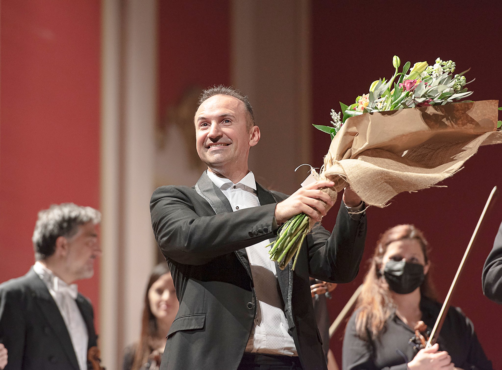 Симон Трпчески во родното село на татка си ќе има македонска претпремиера на проектот „Македонисимо“