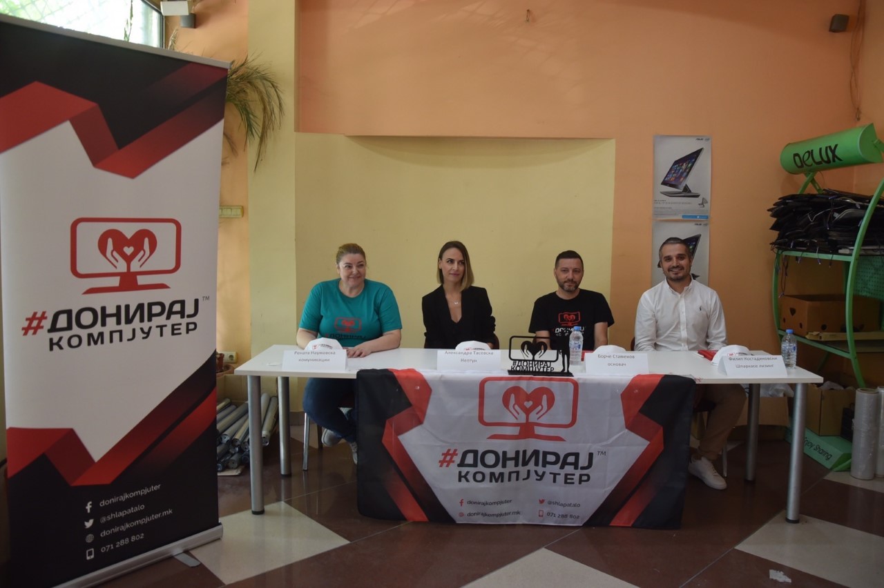 Филантропите од Кавадарци во нова мисија – 3.000 компјутери за Нова година