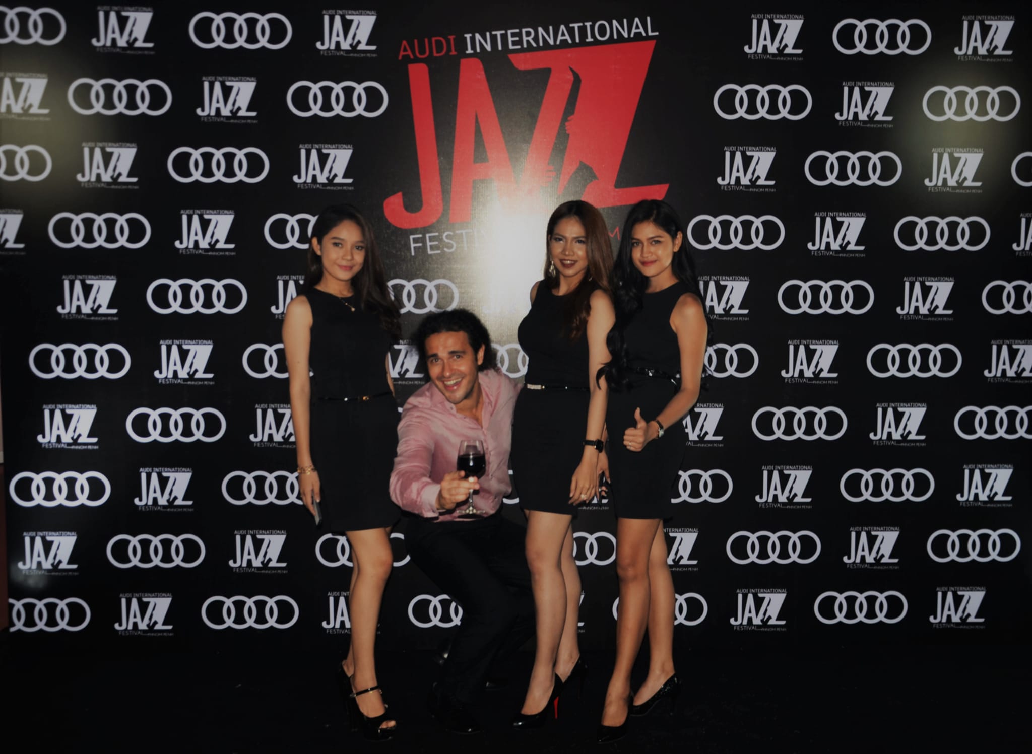 Со настап во Чикаго, Четкар ја најави турнејата во САД