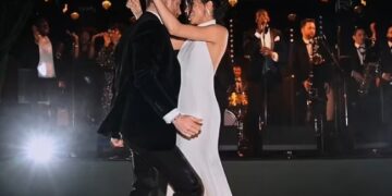 Меган Маркл и принцот Хари објавија фотографии од првиот свадбен танц во документарецот на Нетфликс