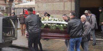 Лаќа Радуловиќ погребан покрај мајка му Марина и братот Милош на гробиштата во Белград