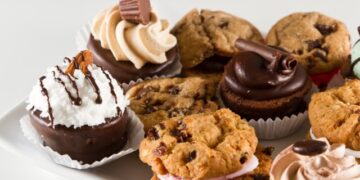 Рецепт за 7 видови празнични колачи од една смеса