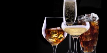 Газирани и зашеќерени пијалоци го забрзуваат стареењето