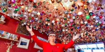 Велшанка има најголема колекција божиќни лампиони со кои влезе во Гинис