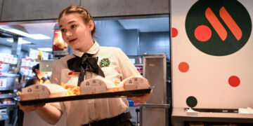 Русите популарниот Биг мек на „Мекдоналдс“ го заменија со Биг хит