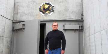 (Видео) Американец гради бункери за сите кои сакаат да го преживеат крајот на светот