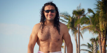 Четкар се разголе на плажа на Флорида среде декември