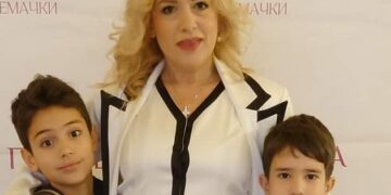 Ова е признание за сите мајки што се борат за своите децата со попреченост: Ребека меѓу наградените на „Жена на годината“