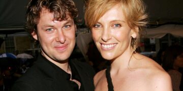 Актерката Тони Колет се разведува по 20 години брак откако видела слики дека маж ѝ се бакнува со друга