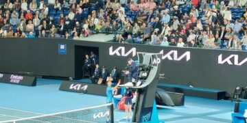 (Видео) Ѓоковиќ се скара со судијата и побара да бидат исфрлени пијани навивачи од трибините на Австралија опен