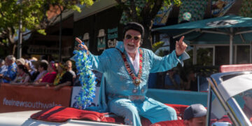 Стотици имитатори на познатиот Елвис Присли се собраа на фестивал во Австралија, кој слави 30 години постоење