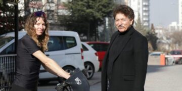 Медлин Хофман четири месеци патувала со велосипед од Германија до Турција за да го запознае својот татко