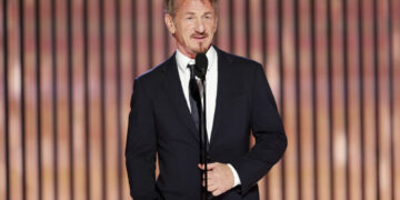 Документарниот филм на Шон Пен за Украина премиерно ќе биде прикажан на Берлиналето