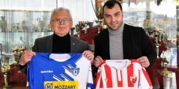 (Видео) Од дете навивам за „Црвена звезда“ и имав желба да играм за неа, рече Пандев по посетата на клубскиот музеј