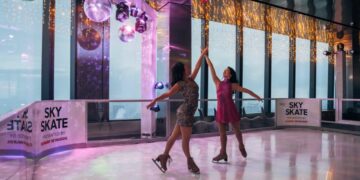 На 100-тиот кат од зграда во Њујорк се отвори лизгалиште