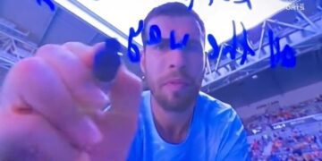 (Видео) Руски тенисер предизвика реакции со пораката на Австралија опен