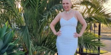 (Видео) Тања Лазаревска качена на стол ги развесели иселениците за Стара нова година