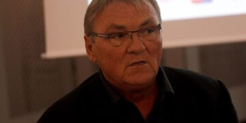 Почина српскиот пејач на народна музика Зоран Калезиќ