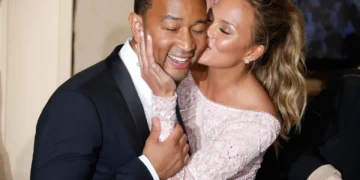 Џон Леџенд и Криси Тајген станаа родители откако пред две години го изгубија бебето