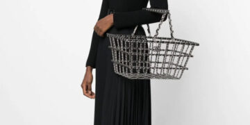 „Шанел“ дизјанираше корпа за пазарење која чини 46.000 евра