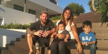 (Фото) Шпански архитект му изгради на Меси еко вила во форма на фудбалска топка