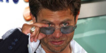 Глумецот од „Чувари на плажата“, Адам Рич, најден мртов во домот во Лос Анџелес