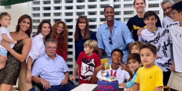 Бивши фудбалер на Барселона дојде на забава кај Шакира да ја поддржи по разаделбата од Пике