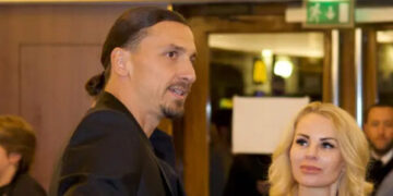 (Видео) Сопругата на Ибрахимовиќ згодна во златен мини фустан на премиерата на неговиот прв филм