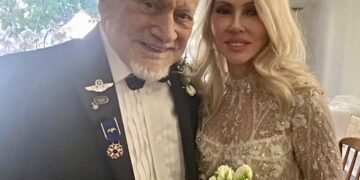 На 93 години се ожени космонаутот Баз Олдрин, вториот човек што стапна на Месечината
