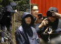 (Видео) Бекам скокаше преку ограда да избега од фановите на првиот натпревар на син му Ромео
