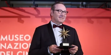 Ви благодарам што имавте мадиња да ме поканите на фестивалот: Кевин Спејси доби награда за животно дело во Торино