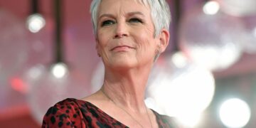 Со татко ми заедно се дрогиравме, а брат ми почина од предозирање: Џејми Ли Кертис за борбата со зависноста со апчиња и хероин