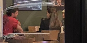 Анџелина Џоли на кафе со 21 година помлад актер