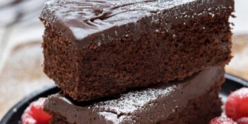 Брза црна торта без јајца