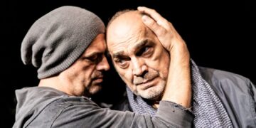 Сергеј Трифуновиќ прекина претстава во Хрватска и му го зеде телефонот на гледач што снимал цело време