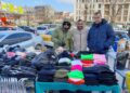 Тезгаџии од Бит-пазар цело тезге со капи и шалови го дадоа за децата настрадани во земјотресот во Турција