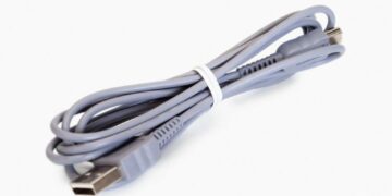 УСБ кабел кој е опасен за мобилните