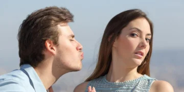 Маж тужи жена затоа што одбила да му биде девојка