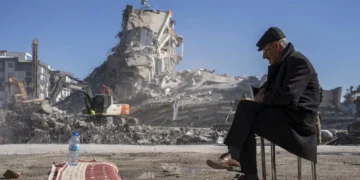 (Видео) Зградите во Турција се рекламираат како безбедни иако не се изградени по пропис