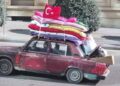 Со стара искршена „лада“ Азербејџанец тргнал да помага во Турција