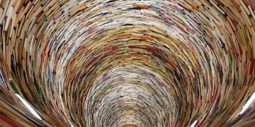 Бесконечен тунел од книги туристичка атракција во Прага