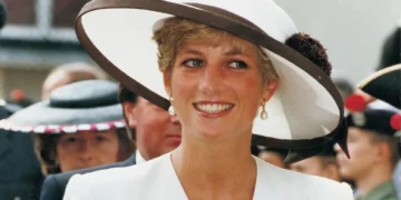 Дијана не сакала да се разведе од Чарлс, објавени приватни писма на принцезата