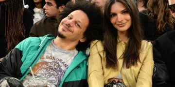 (Фото) Емили Ратајковски и Ерик Андре се фотографираа голи за Валентајн