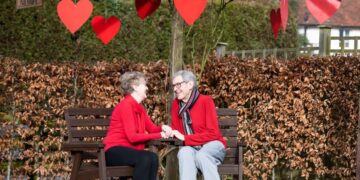 Селото Лавр во Британија ја слави љубовта секој февруари, познато е како најромантичното место во светот