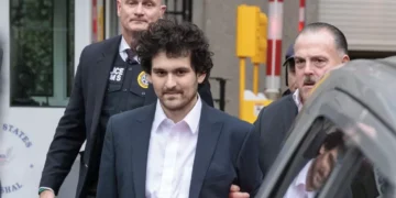 Директорот на берзата на криптовалути кој во еден ден загуби 16 милијарди, оди на суд во Њујорк